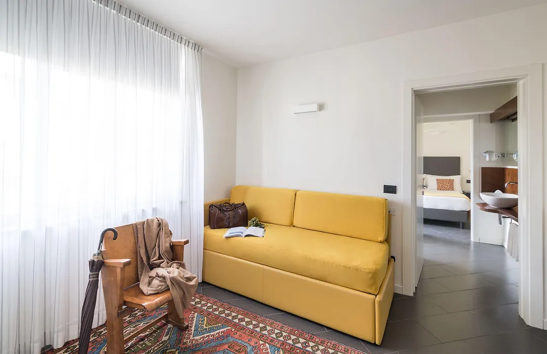 Foyer Rooms&Suites - Self Check-In-1